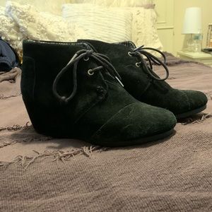 TOMS wedges